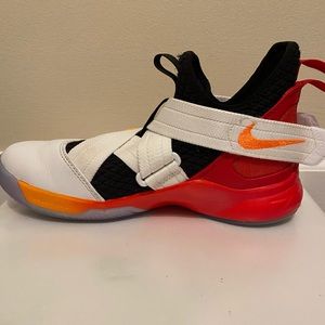 Nike Lebron Soldiers XII